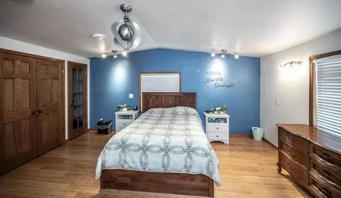 Bedroom - 18166 Faribault Blvd, Faribault, MN 55021 photo 2 of 11