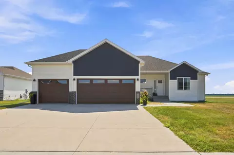 1504 75th Ave S, Fargo, ND 58104