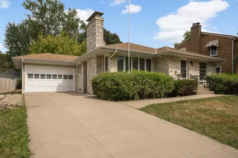 1009 Orange Ave E, Saint Paul, MN 55106