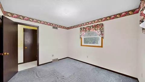 Bedroom - 115 1st St SE, Plainview, MN 55964 photo 2 of 6