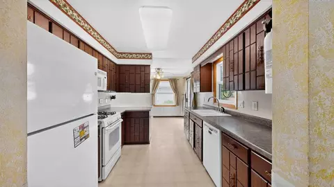 Kitchen - 115 1st St SE, Plainview, MN 55964 photo 3 of 3