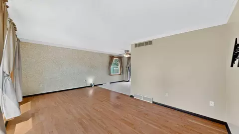 Living - 115 1st St SE, Plainview, MN 55964 photo 1 of 6