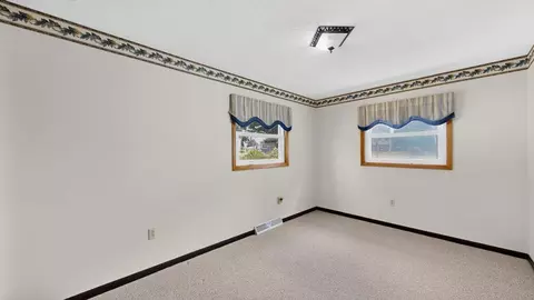 Bedroom - 115 1st St SE, Plainview, MN 55964 photo 3 of 6