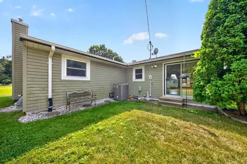 Exterior - 115 1st St SE, Plainview, MN 55964 photo 5 of 5