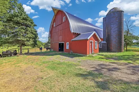 24951 Meridian Cir, Belle Plaine, MN 56011
