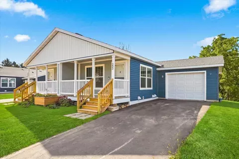253 Panther Dr, Ellsworth, WI 54011