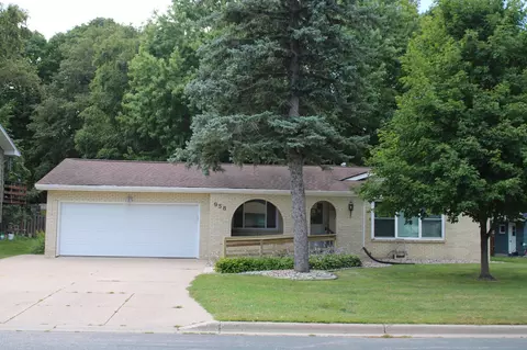 958 Jorgenson St SE, Hutchinson, MN 55350