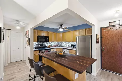 999 41st Ave NE #210, Columbia Heights, MN 55421