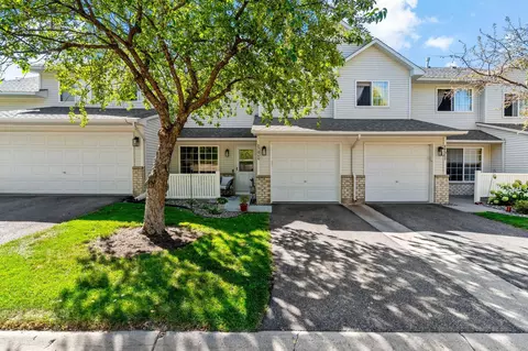 8706 Quarry Ridge Ln #G, Woodbury, MN 55125