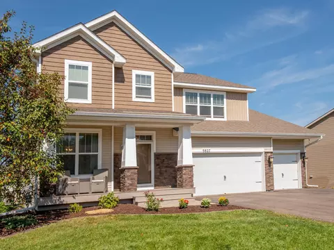 9827 66th St S, Cottage Grove, MN 55016