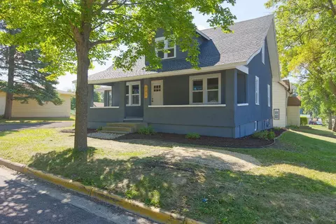 251 Winsted Ave W, Winsted, MN 55395