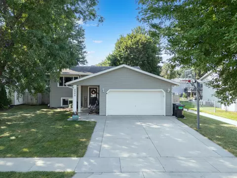 2000 23 12 St SE, Rochester, MN 55904