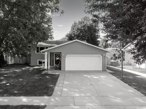 2000 23 12 St SE, Rochester, MN 55904