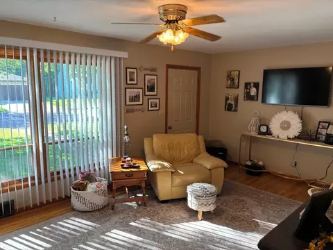 Living - 128 S Morrison Ave, Jackson, MN 56143 photo 1 of 3