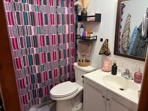 Bath - 128 S Morrison Ave, Jackson, MN 56143 photo 1 of 1