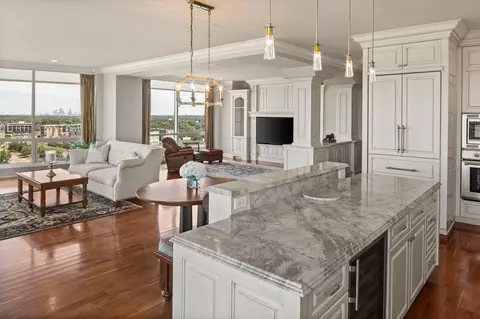 3209 Galleria #1302, Edina, MN 55435