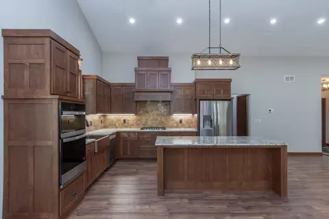 Kitchen - 14449 Kimberlee Dr, Baxter, MN 56425 photo 2 of 2