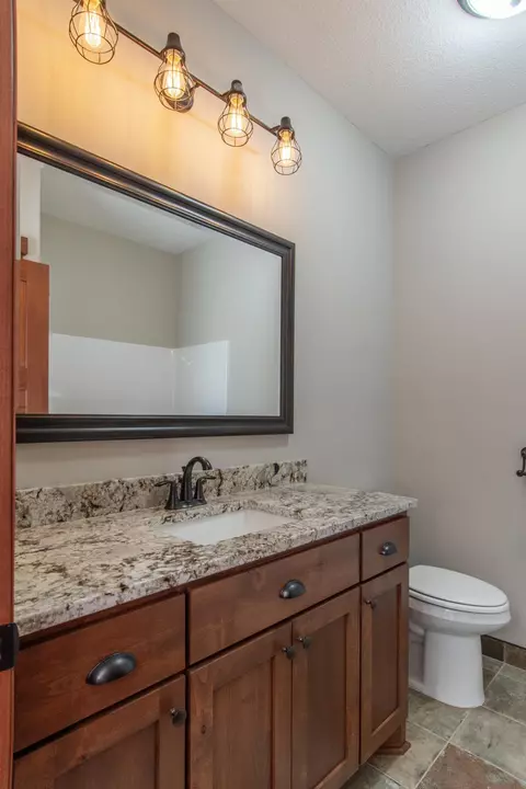 Bath - 14449 Kimberlee Dr, Baxter, MN 56425 photo 2 of 2