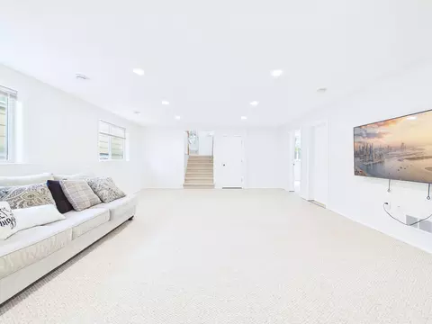 Living - 983 Cook Ave E, Saint Paul, MN 55106 photo 6 of 6