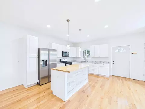 Kitchen - 983 Cook Ave E, Saint Paul, MN 55106 photo 2 of 4