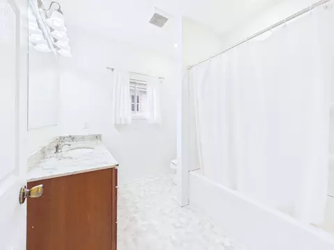 Bath - 983 Cook Ave E, Saint Paul, MN 55106 photo 1 of 2
