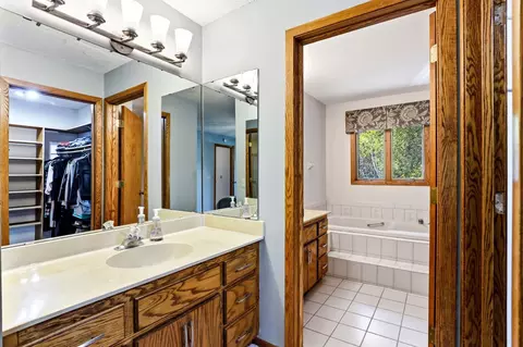 Bath - 4690 Parkridge Dr, Eagan, MN 55123 photo 1 of 2