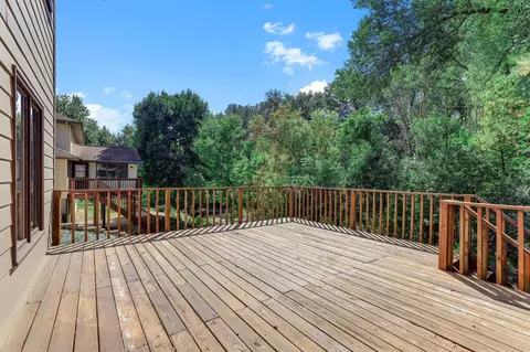 Exterior - 4690 Parkridge Dr, Eagan, MN 55123 photo 5 of 7