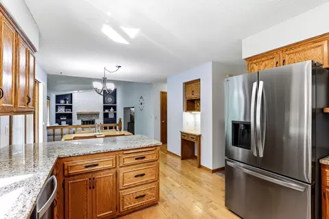 Kitchen - 4690 Parkridge Dr, Eagan, MN 55123 photo 3 of 3