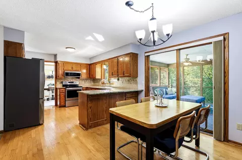 Dining - 4690 Parkridge Dr, Eagan, MN 55123 photo 3 of 3