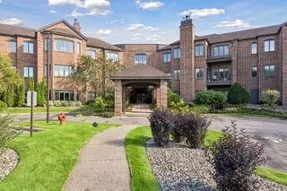 3531 Oakton Dr #2004, Minnetonka, MN 55305