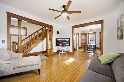 1825 Minnehaha Ave W, Saint Paul, MN 55104