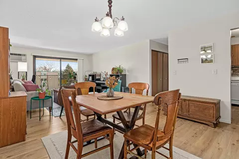 Dining - 1871 Silver Bell Rd #309, Eagan, MN 55122 photo 4 of 5