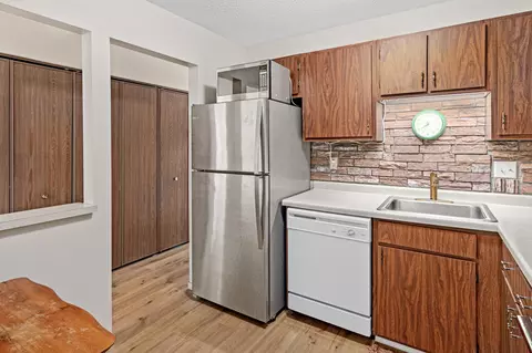 Kitchen - 1871 Silver Bell Rd #309, Eagan, MN 55122 photo 2 of 4