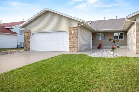 3303 30th Ave S, Fargo, ND 58103