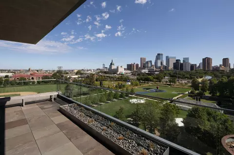 301 Kenwood Pkwy #801, Minneapolis, MN 55403