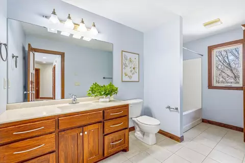 Bath - 2725 Tranquility Dr, Saint Cloud, MN 56301 photo 5 of 6