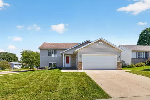 4639 Manor Park Dr NW, Rochester, MN 55901