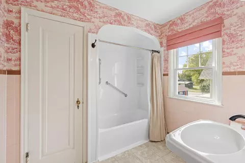 Bath - 611 2nd St NE, Faribault, MN 55021 photo 2 of 2