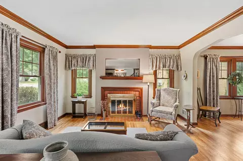 Living - 611 2nd St NE, Faribault, MN 55021 photo 2 of 4