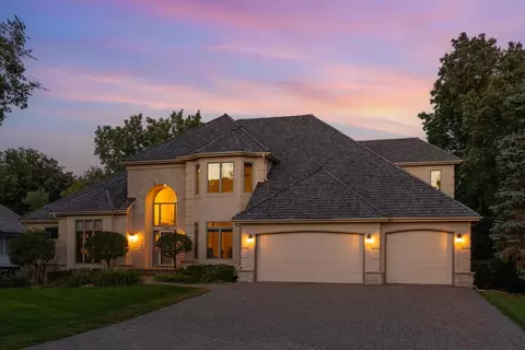 8665 Wynstone Pass, Eden Prairie, MN 55347