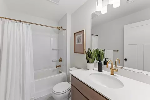 Bath - 1051 130th Ct E, Rosemount, MN 55068 photo 1 of 1