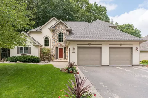 121 Bartholomew Ln, Mankato, MN 56001