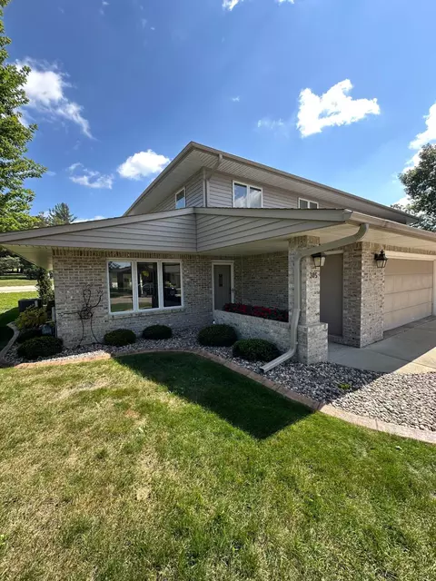 305 Salem Point Dr SW, Rochester, MN 55902