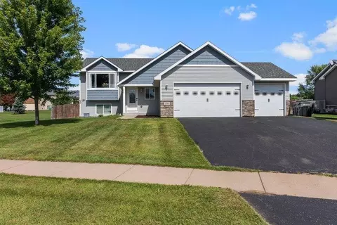 700 Greenwood St SW, Isanti, MN 55040