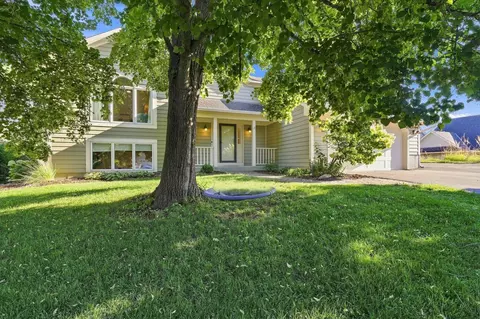 656 E 2nd St, Waconia, MN 55387