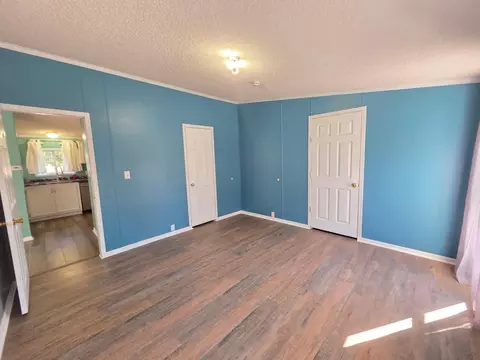 Living - 320 6th Ave NE, Plainview, MN 55964 photo 8 of 9