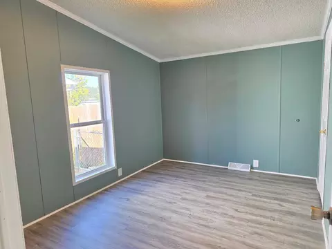 Bedroom - 320 6th Ave NE, Plainview, MN 55964 photo 6 of 7
