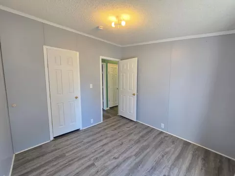 Bedroom - 320 6th Ave NE, Plainview, MN 55964 photo 4 of 7