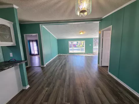 Living - 320 6th Ave NE, Plainview, MN 55964 photo 3 of 9