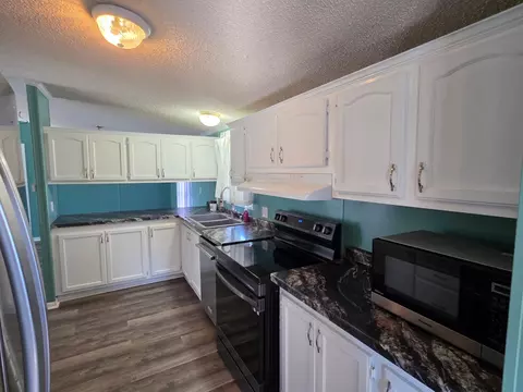 Kitchen - 320 6th Ave NE, Plainview, MN 55964 photo 1 of 4